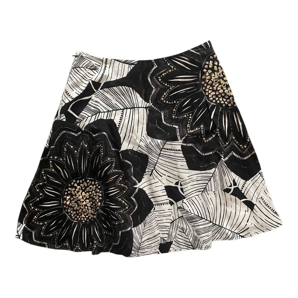 WHITE HOUSE BLACK MARKET Floral A-line Circle Skirt women’s 8 studded neutral - Picture 6 of 7